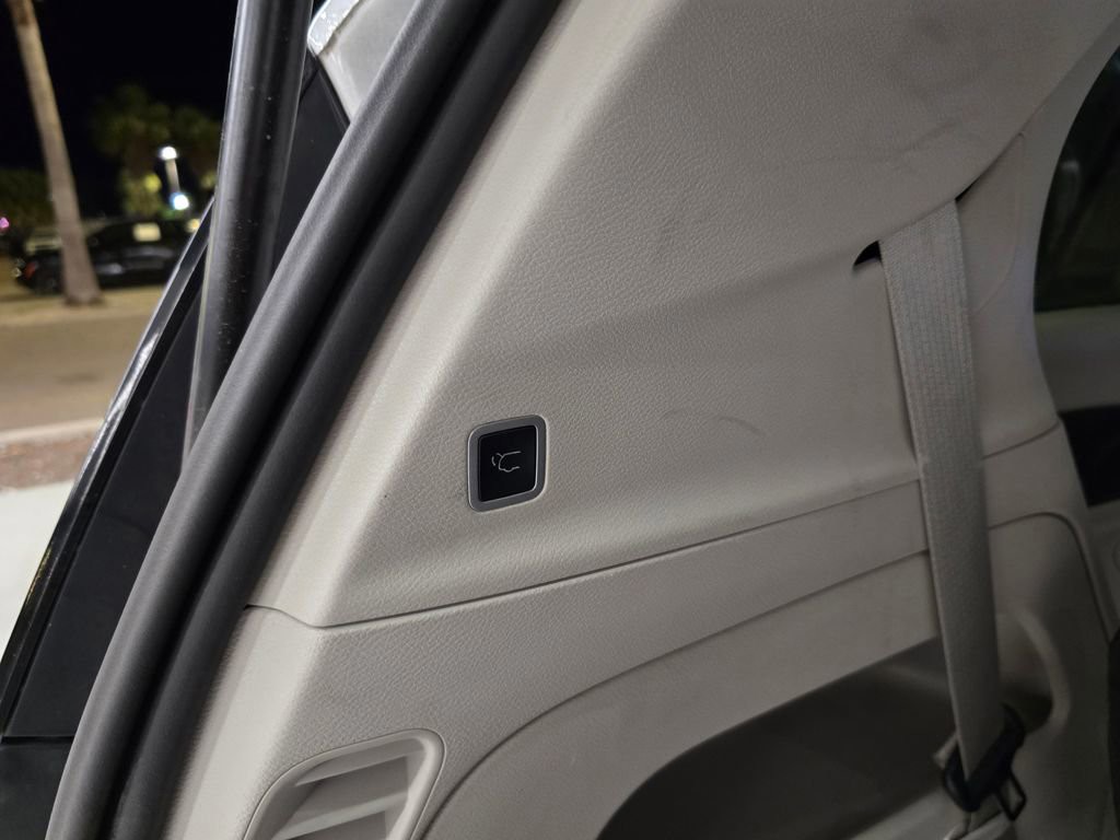 Used 2024 Bright White Clearcoat Chrysler Touring L image 39