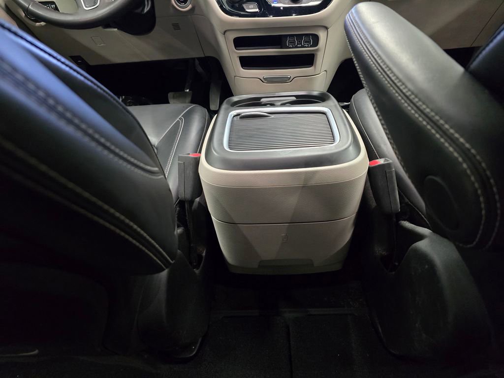 Used 2024 Bright White Clearcoat Chrysler Touring L image 33