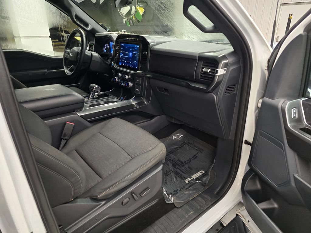 Used 2022 Oxford White Ford XLT image 38