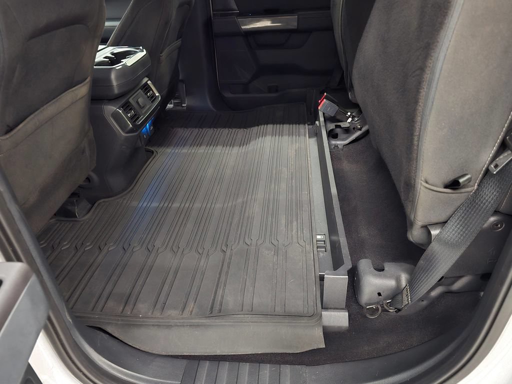 Used 2022 Oxford White Ford XLT image 35
