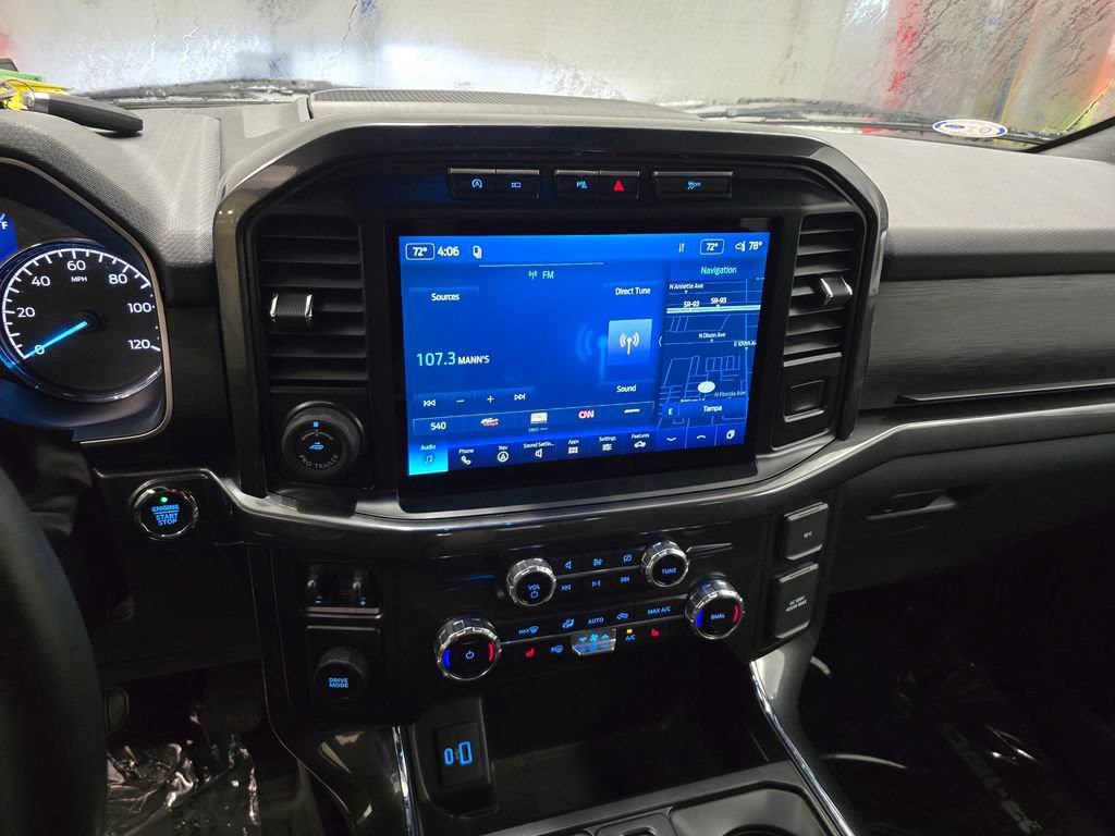 Used 2022 Oxford White Ford XLT image 27