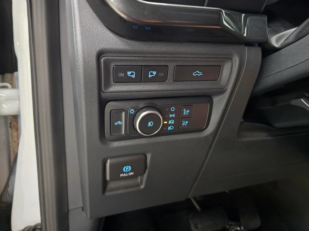 Used 2022 Oxford White Ford XLT image 34