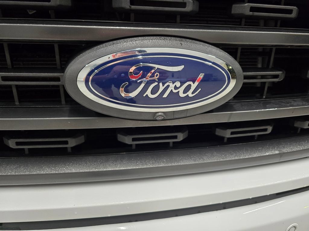Used 2022 Oxford White Ford XLT image 10