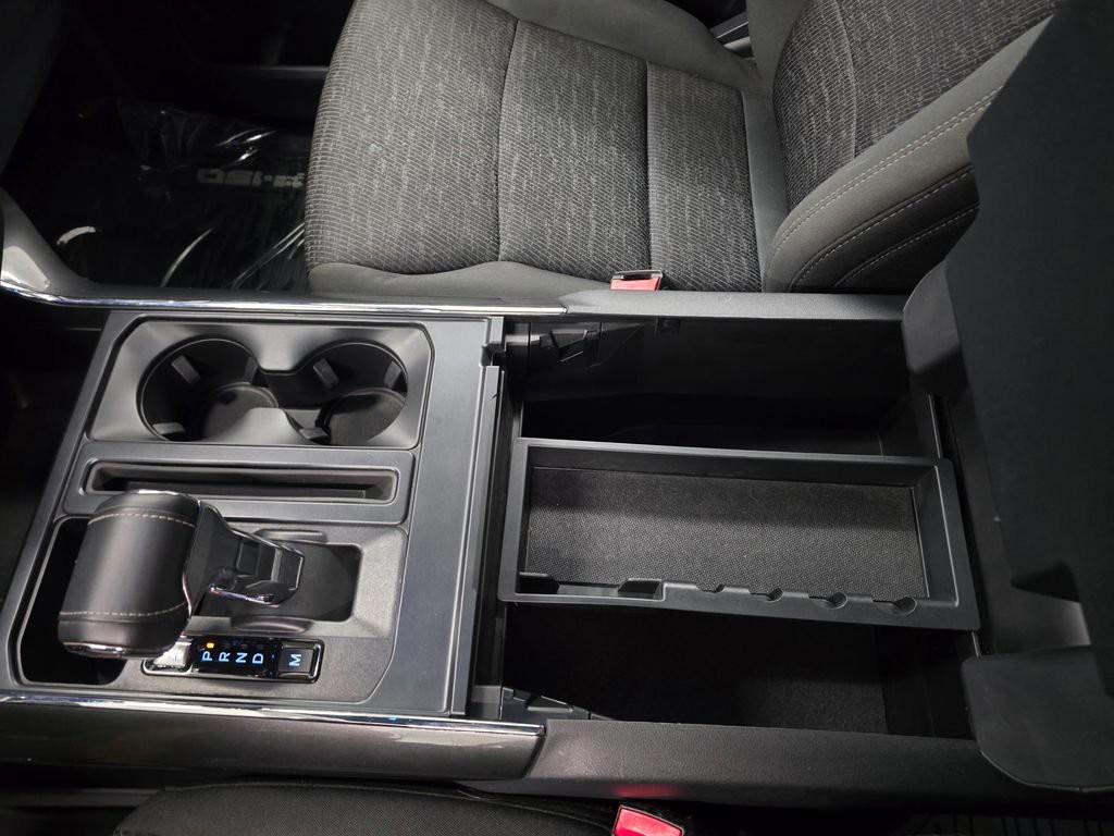 Used 2022 Oxford White Ford XLT image 30