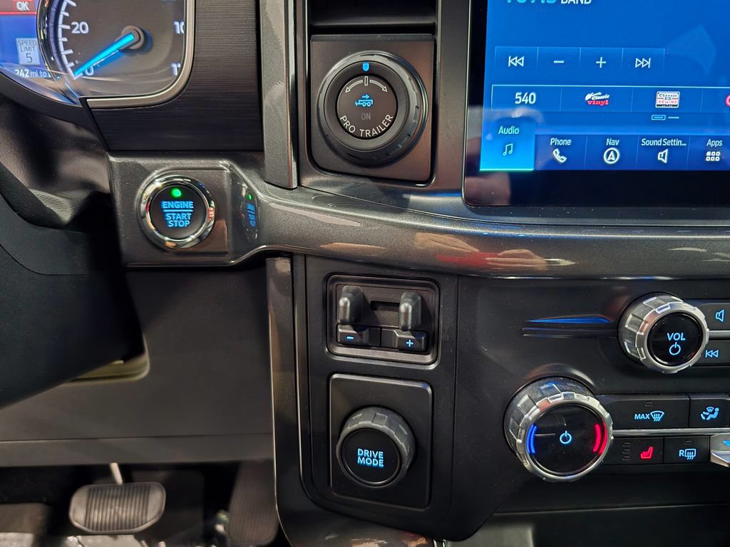 Used 2022 Oxford White Ford XLT image 33