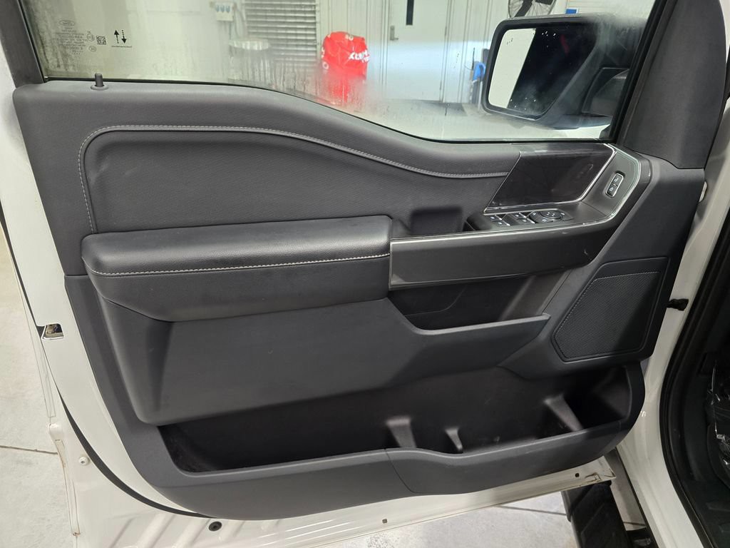 Used 2022 Oxford White Ford XLT image 18