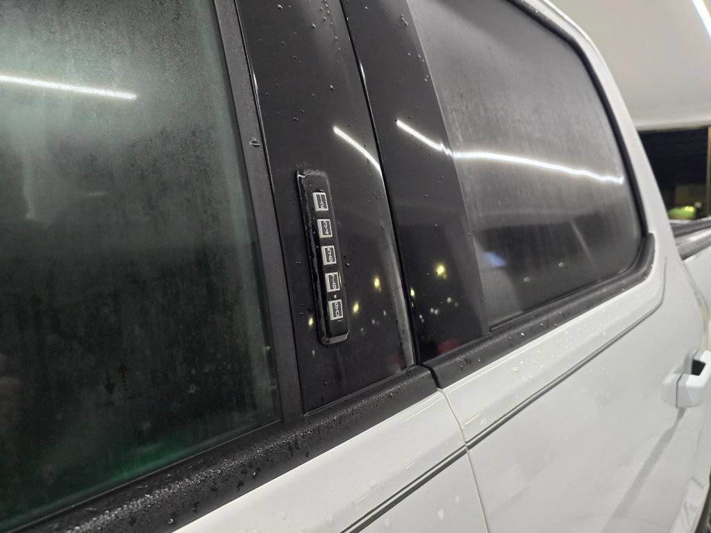 Used 2022 Oxford White Ford XLT image 15