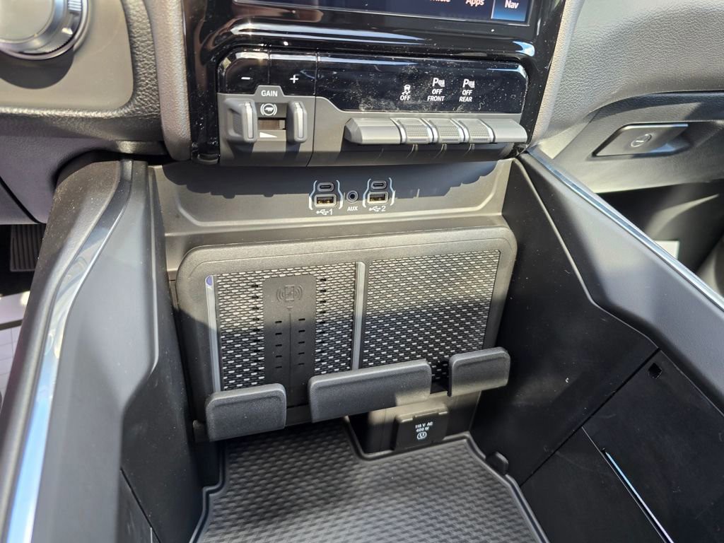 New 2026 Bright White Clearcoat Ram Laramie image 30