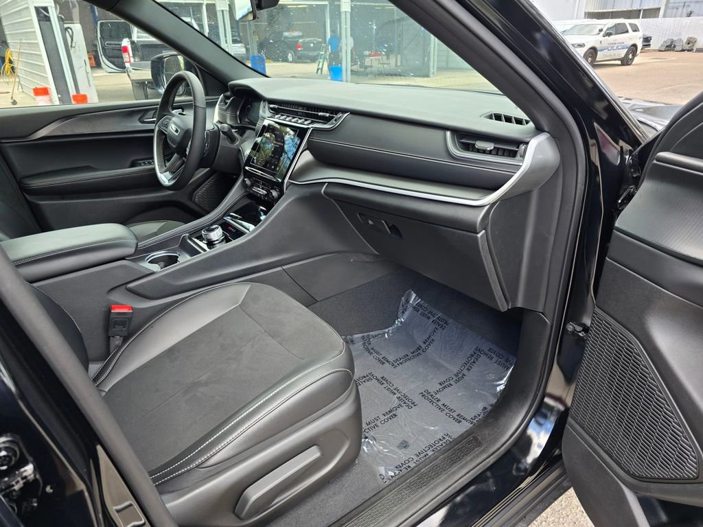 2025 Jeep Grand Cherokee Altitude - Photo 30