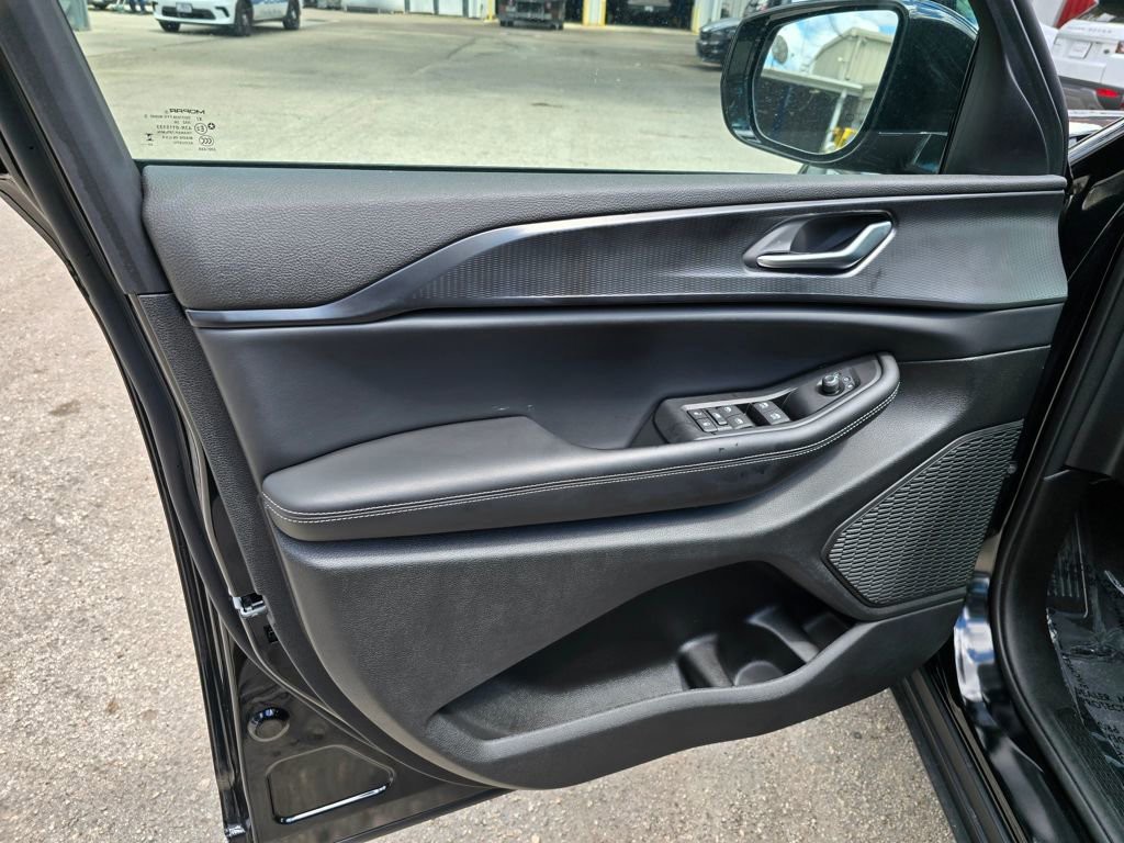 2025 Jeep Grand Cherokee Altitude - Photo 13