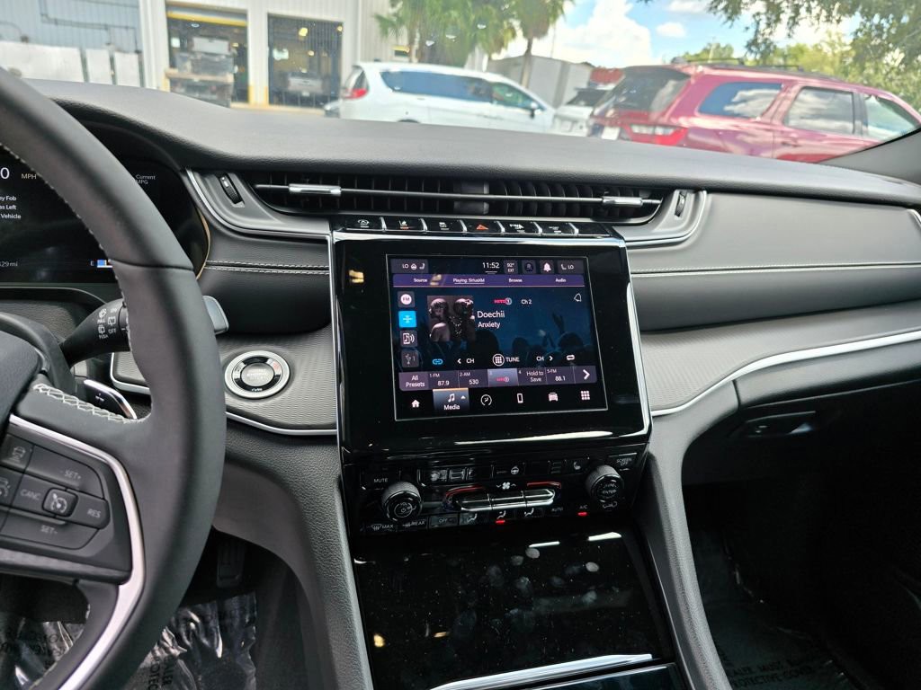 2025 Jeep Grand Cherokee Altitude - Photo 21