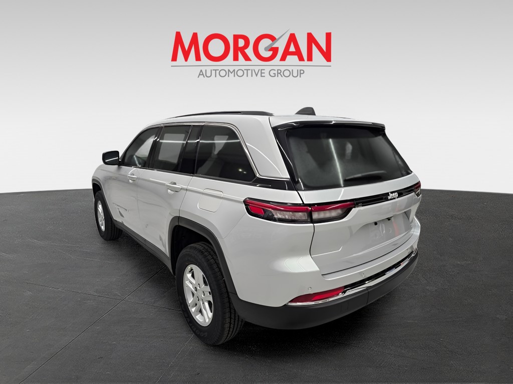 New 2025 Silver Zynith Jeep Laredo image 4