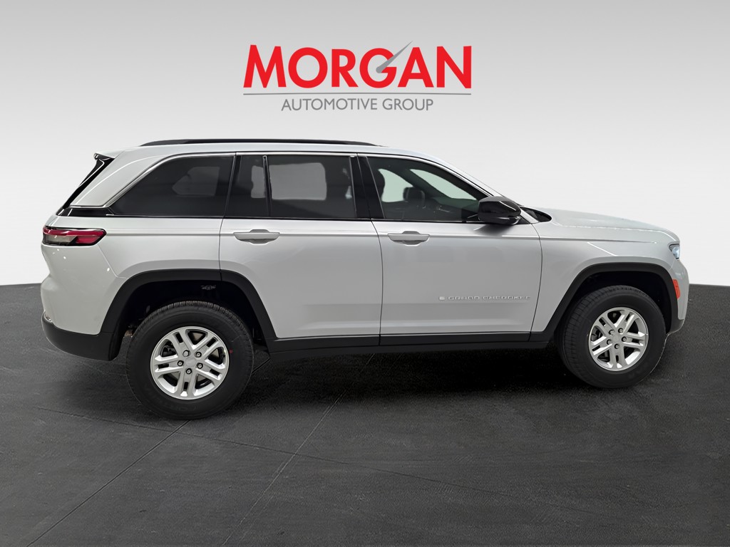 New 2025 Silver Zynith Jeep Laredo image 7
