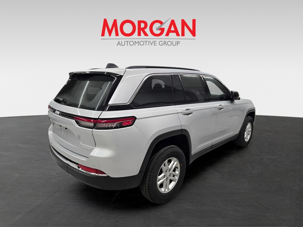 New 2025 Silver Zynith Jeep Laredo image 6