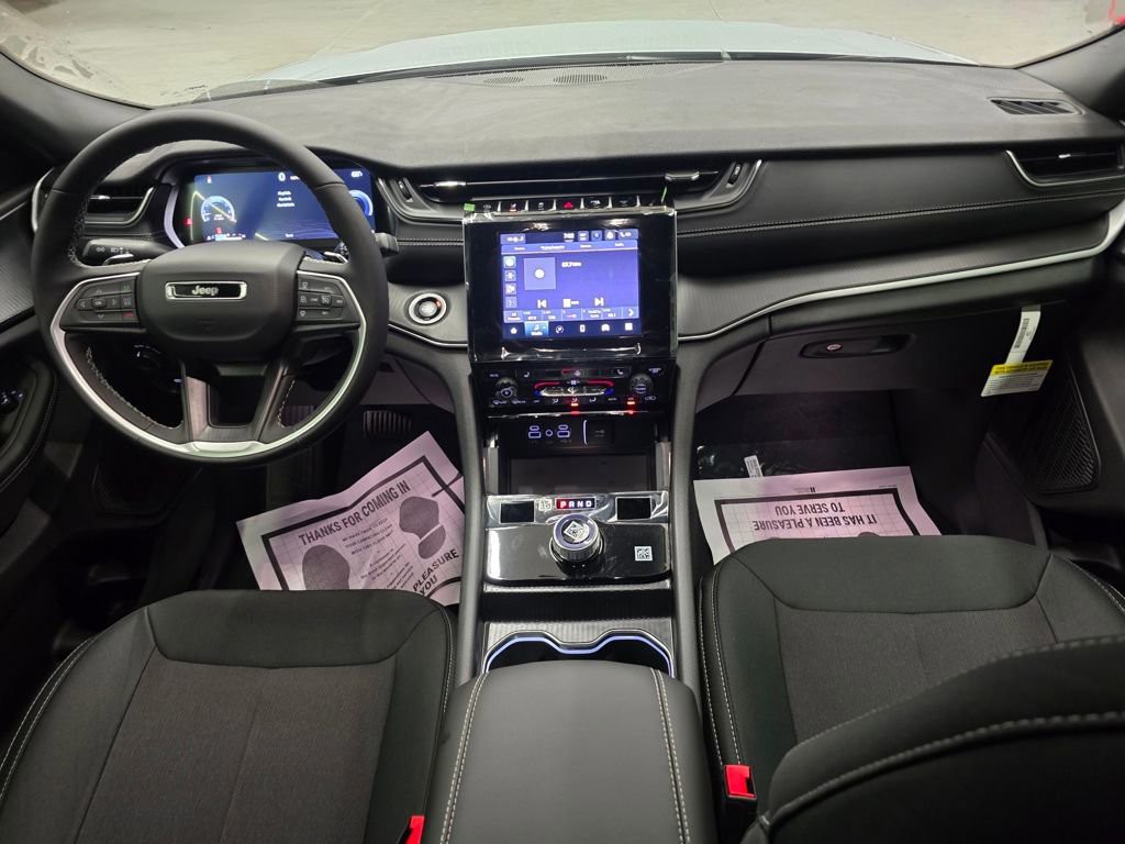 New 2025 Silver Zynith Jeep Laredo image 33