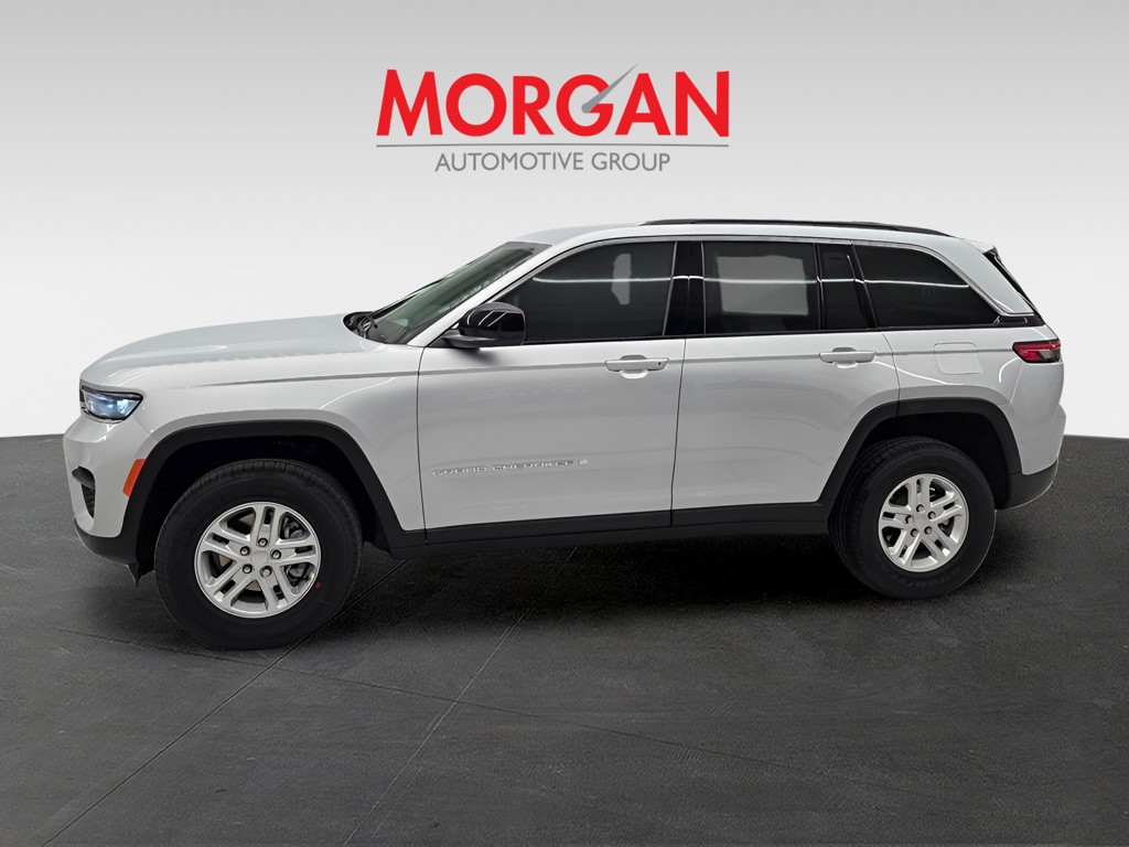 New 2025 Silver Zynith Jeep Laredo image 3