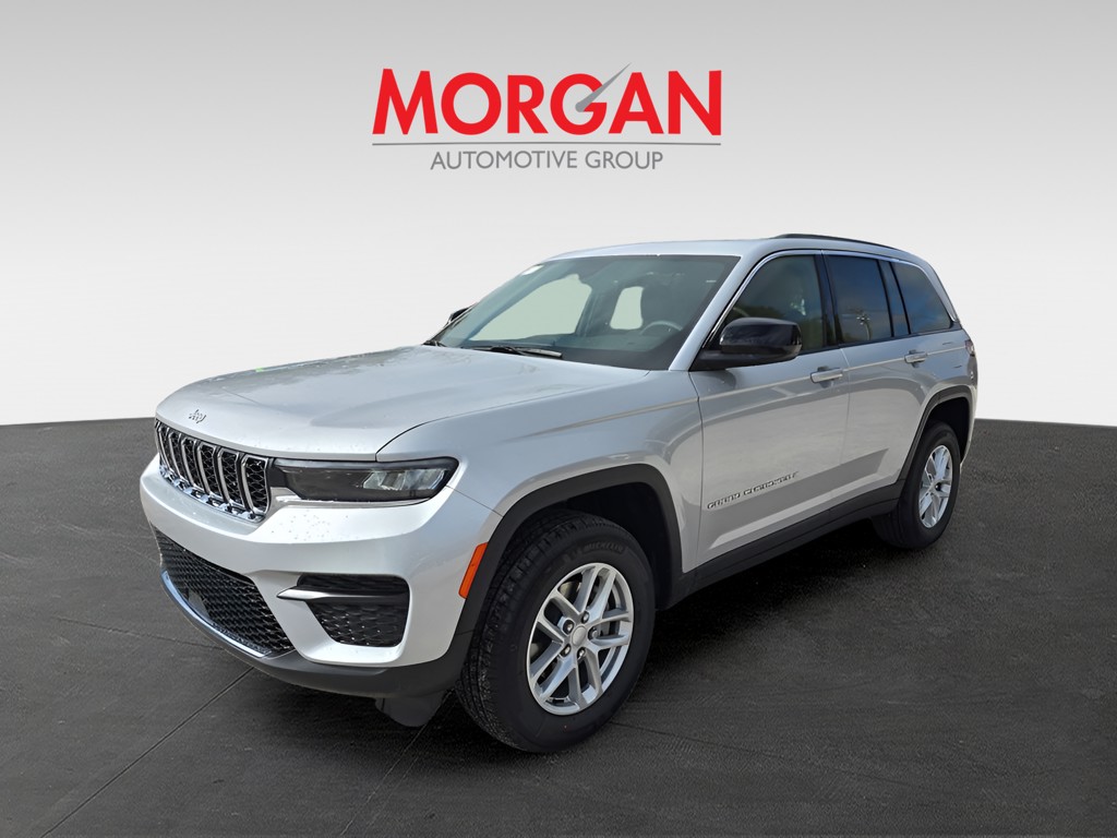 New 2026 Silver Zynith Jeep Laredo X image 2