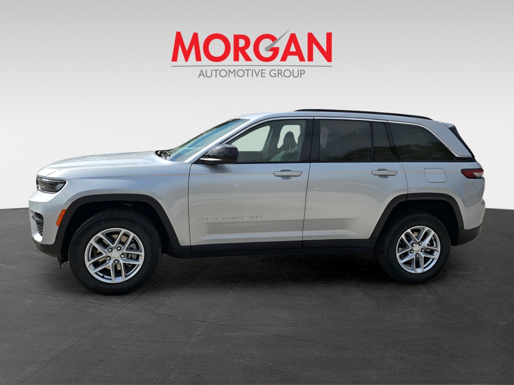 New 2026 Silver Zynith Jeep Laredo X image 3