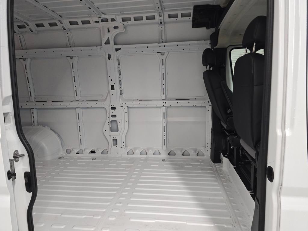 New 2026 Bright White Clearcoat Ram Tradesman image 24