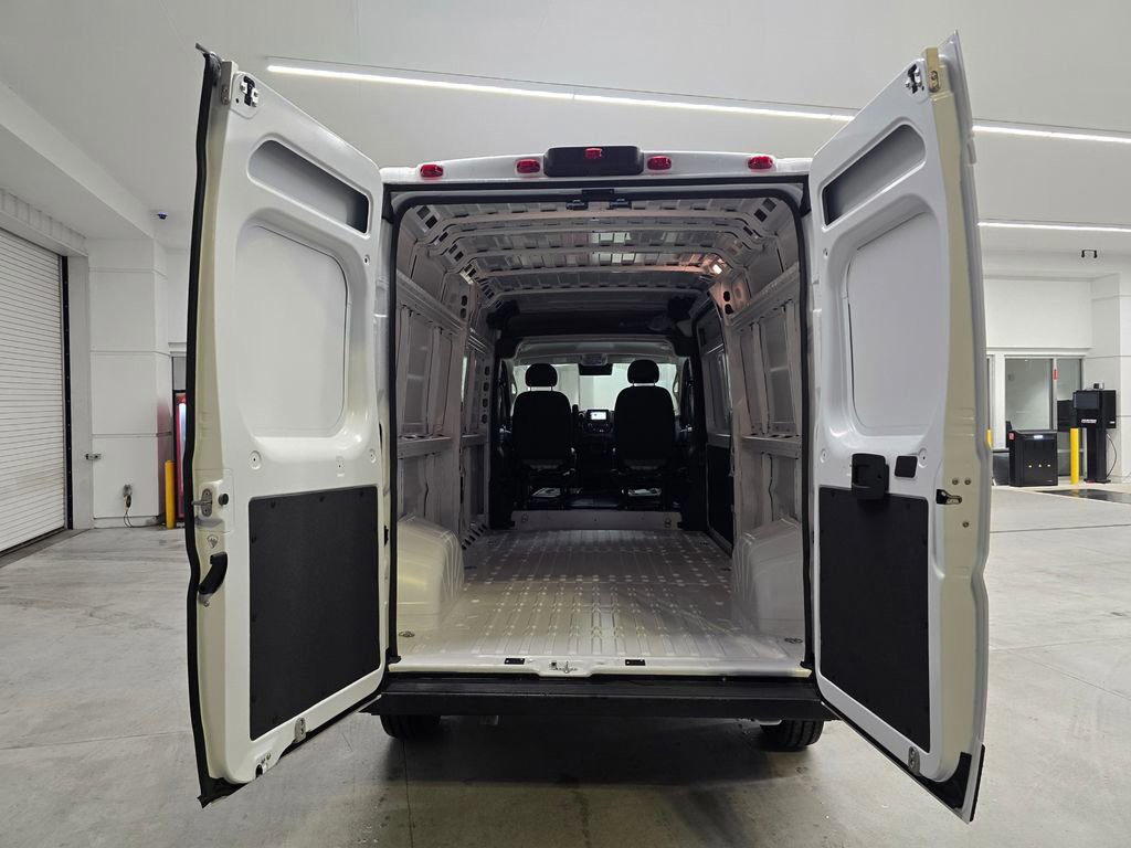 New 2026 Bright White Clearcoat Ram Tradesman image 27