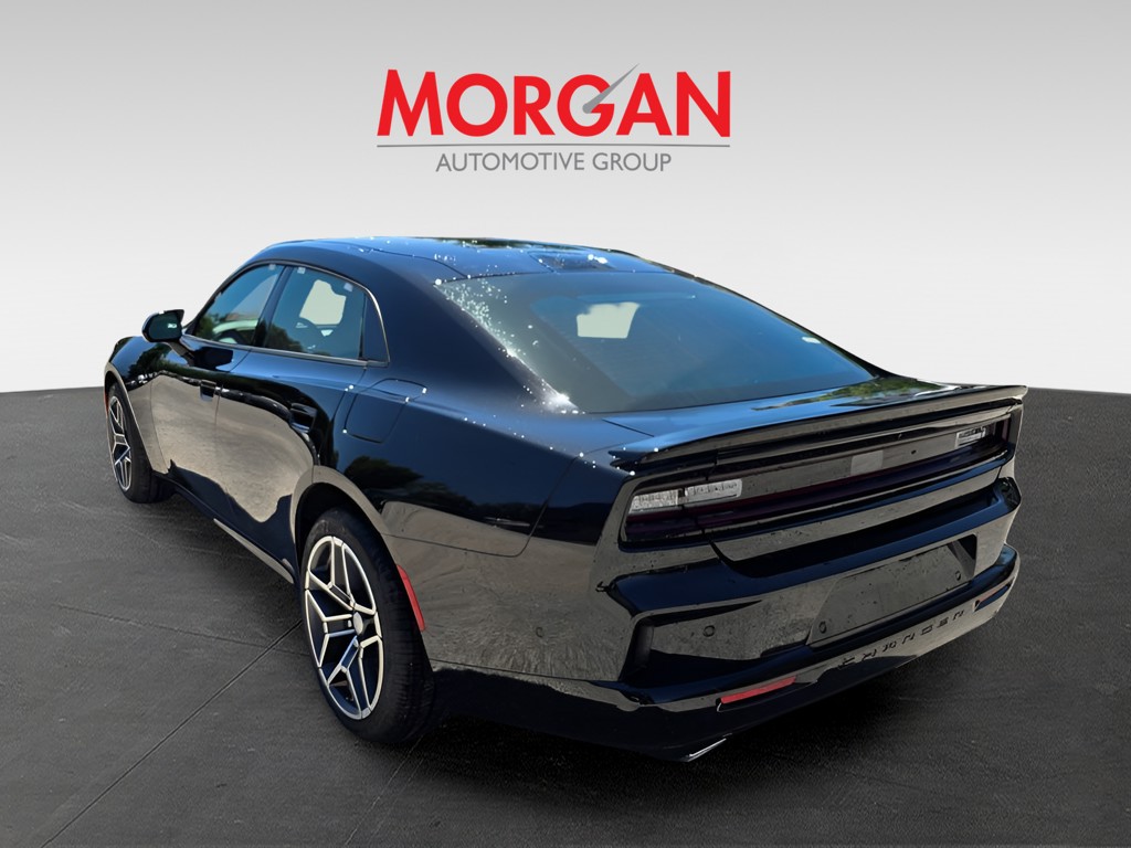 New 2026 Diamond Black Crystal Pearlcoat Dodge R/T image 4