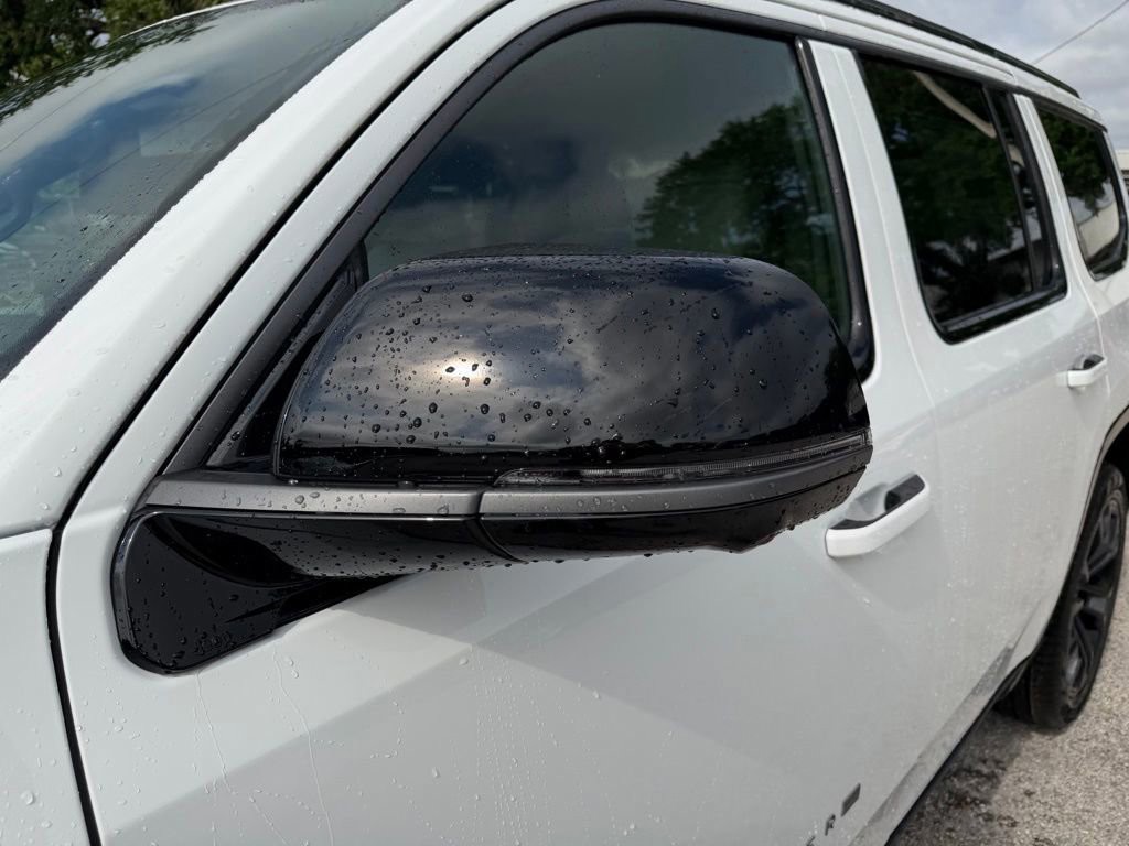 New 2026 Bright White Clearcoat Jeep Summit Obsidian image 11