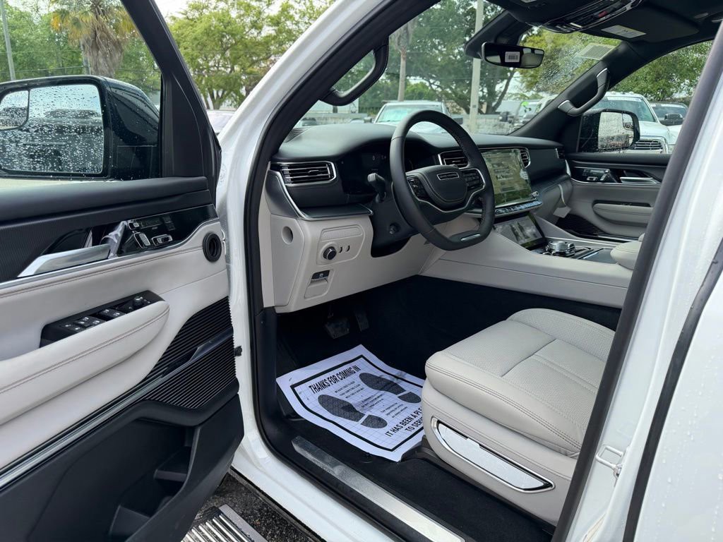 New 2026 Bright White Clearcoat Jeep Summit Obsidian image 16