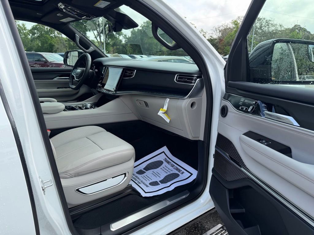 New 2026 Bright White Clearcoat Jeep Summit Obsidian image 35