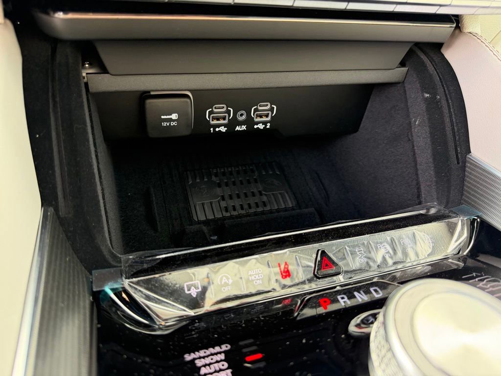 New 2026 Bright White Clearcoat Jeep Summit Obsidian image 30