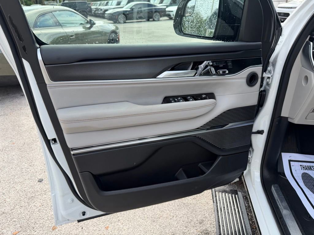 New 2026 Bright White Clearcoat Jeep Summit Obsidian image 14