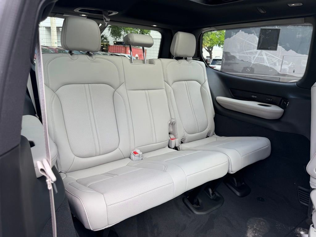 New 2026 Bright White Clearcoat Jeep Summit Obsidian image 38