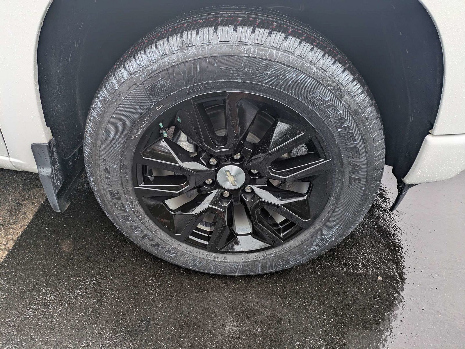 Used 2024 Summit White Chevrolet Custom image 10