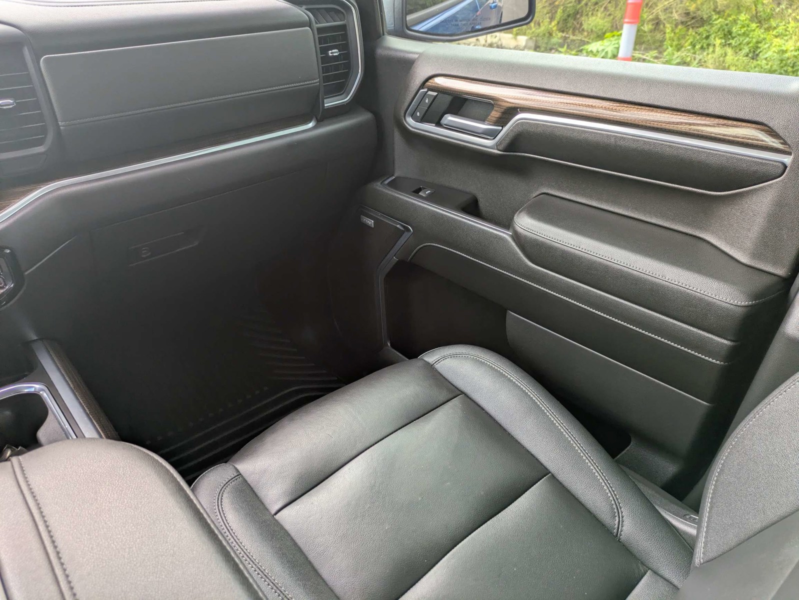 Used 2022 Glacier Blue Metallic Chevrolet RST image 16