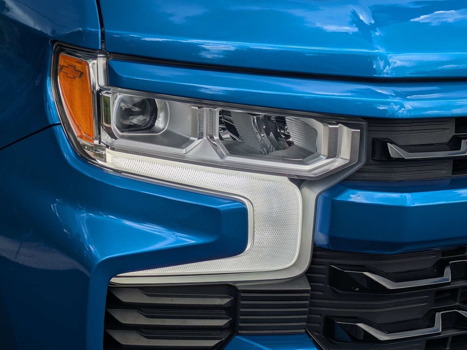 Used 2022 Glacier Blue Metallic Chevrolet RST image 9