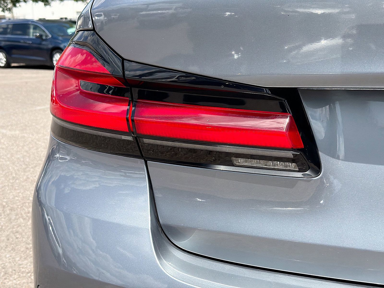 Used 2021 Bluestone Metallic BMW 530i image 10