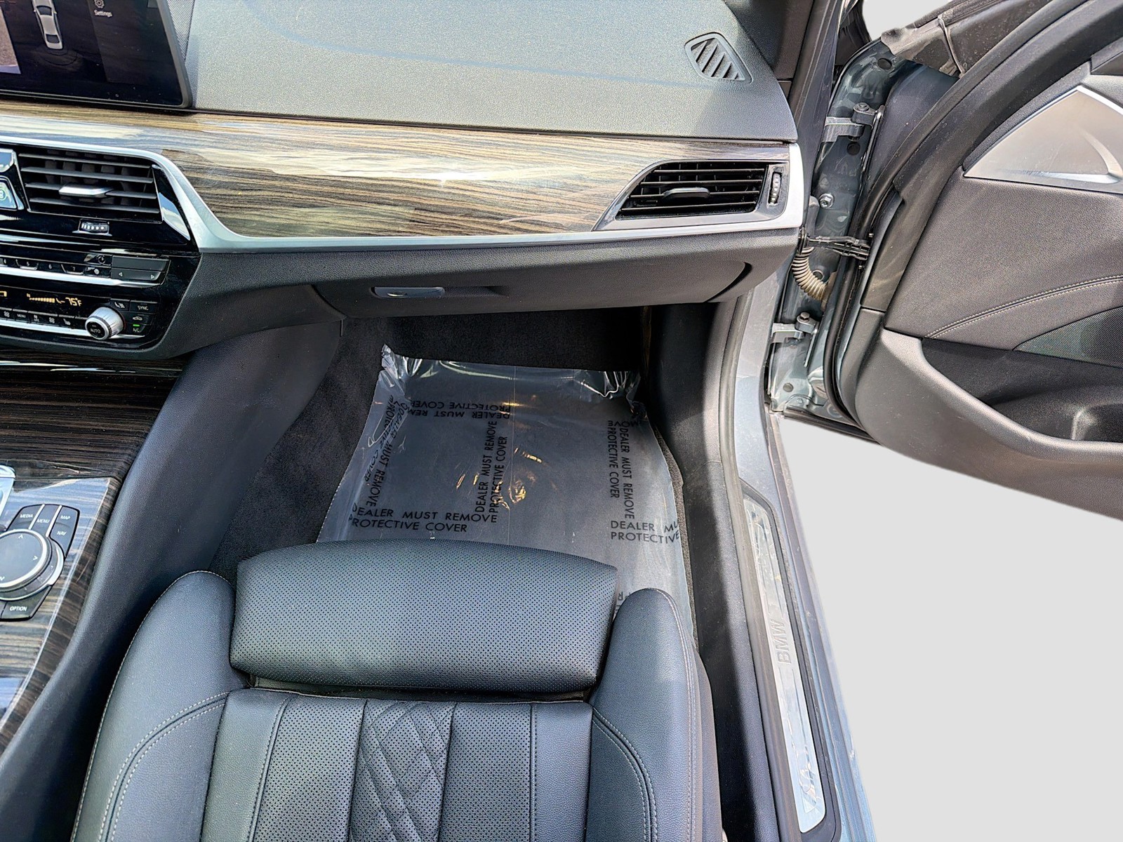 Used 2021 Bluestone Metallic BMW 530i image 18