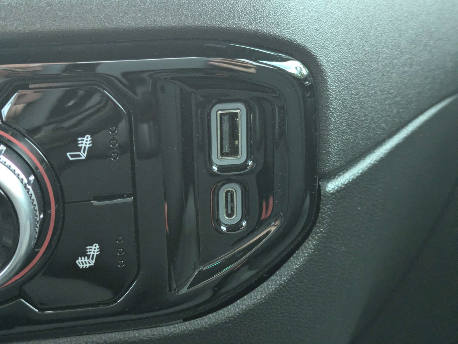 Used 2024 Sterling Metallic GMC Elevation image 19