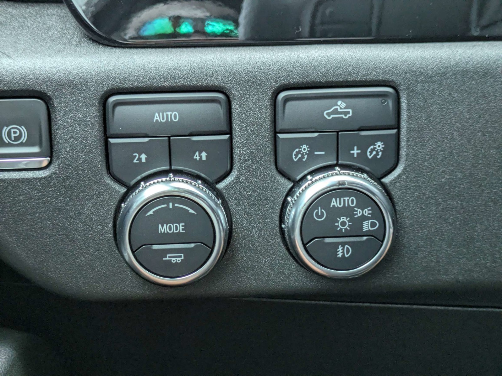 Used 2024 Sterling Metallic GMC Elevation image 28