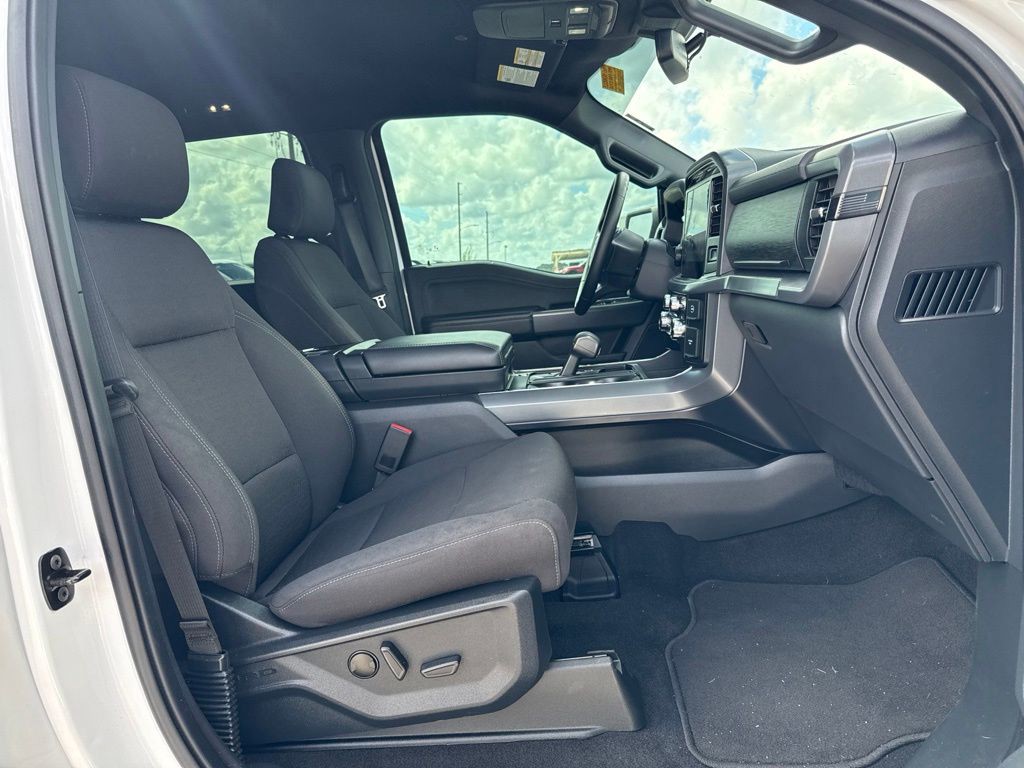 Used 2025 White Ford XLT image 10