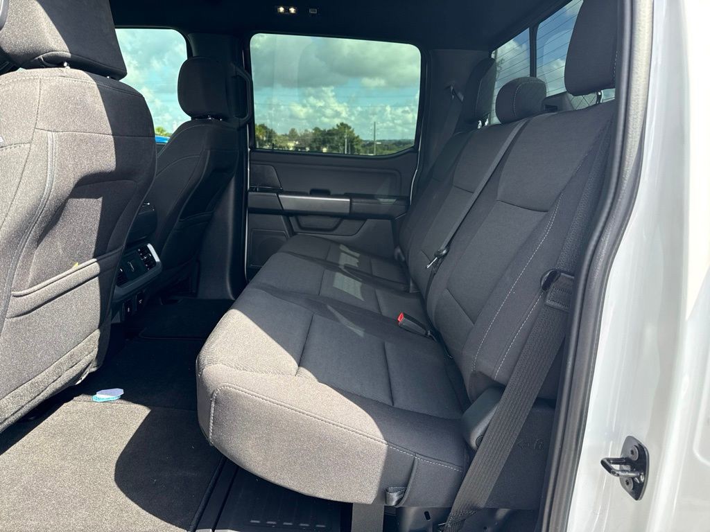 Used 2025 White Ford XLT image 9