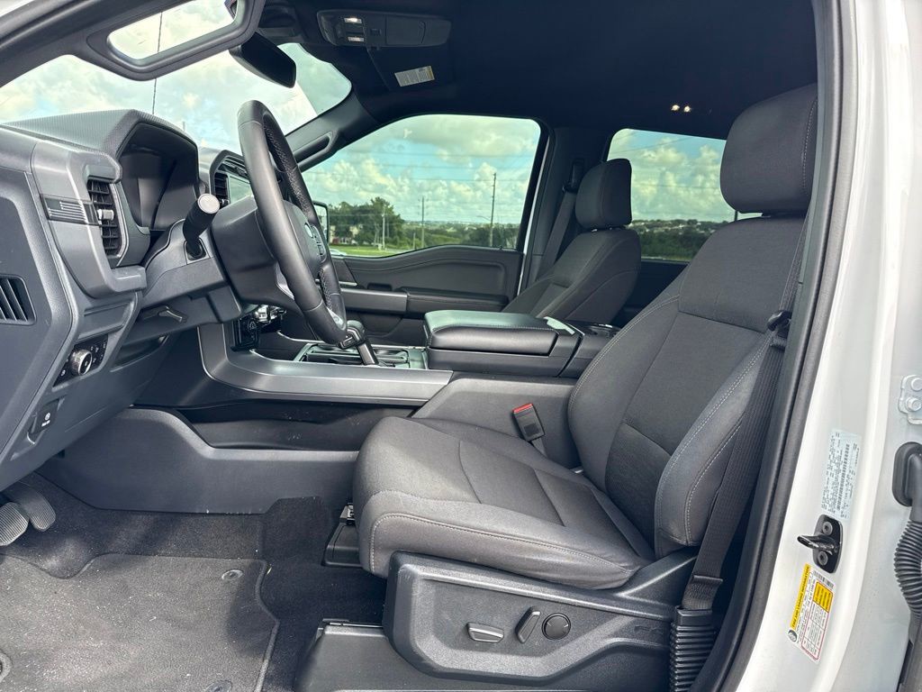 Used 2025 White Ford XLT image 6