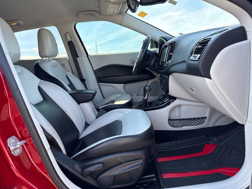 Used 2018 Red Jeep Limited image 10
