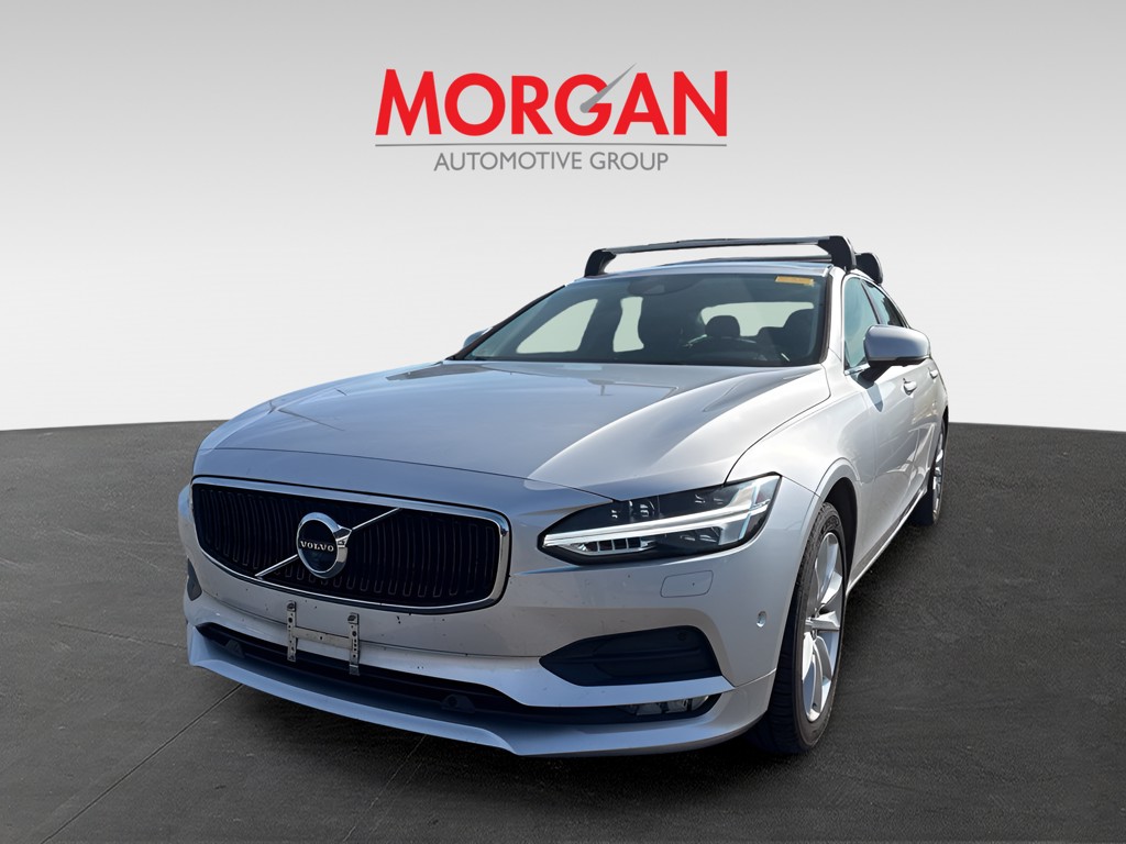 Used 2018 Silver Volvo T6 Momentum image 5