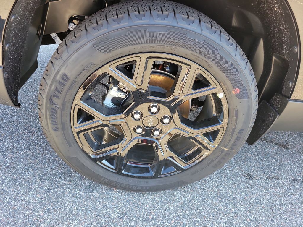 New 2026 Black Ford Lariat image 6