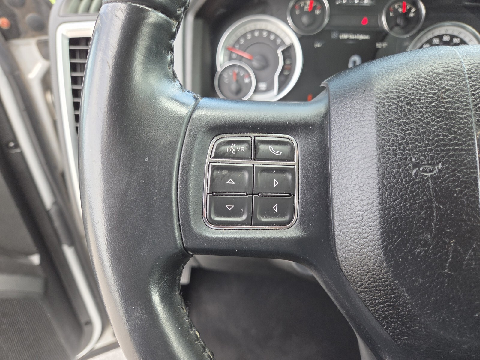 Used 2019 Silver Ram Big Horn image 32