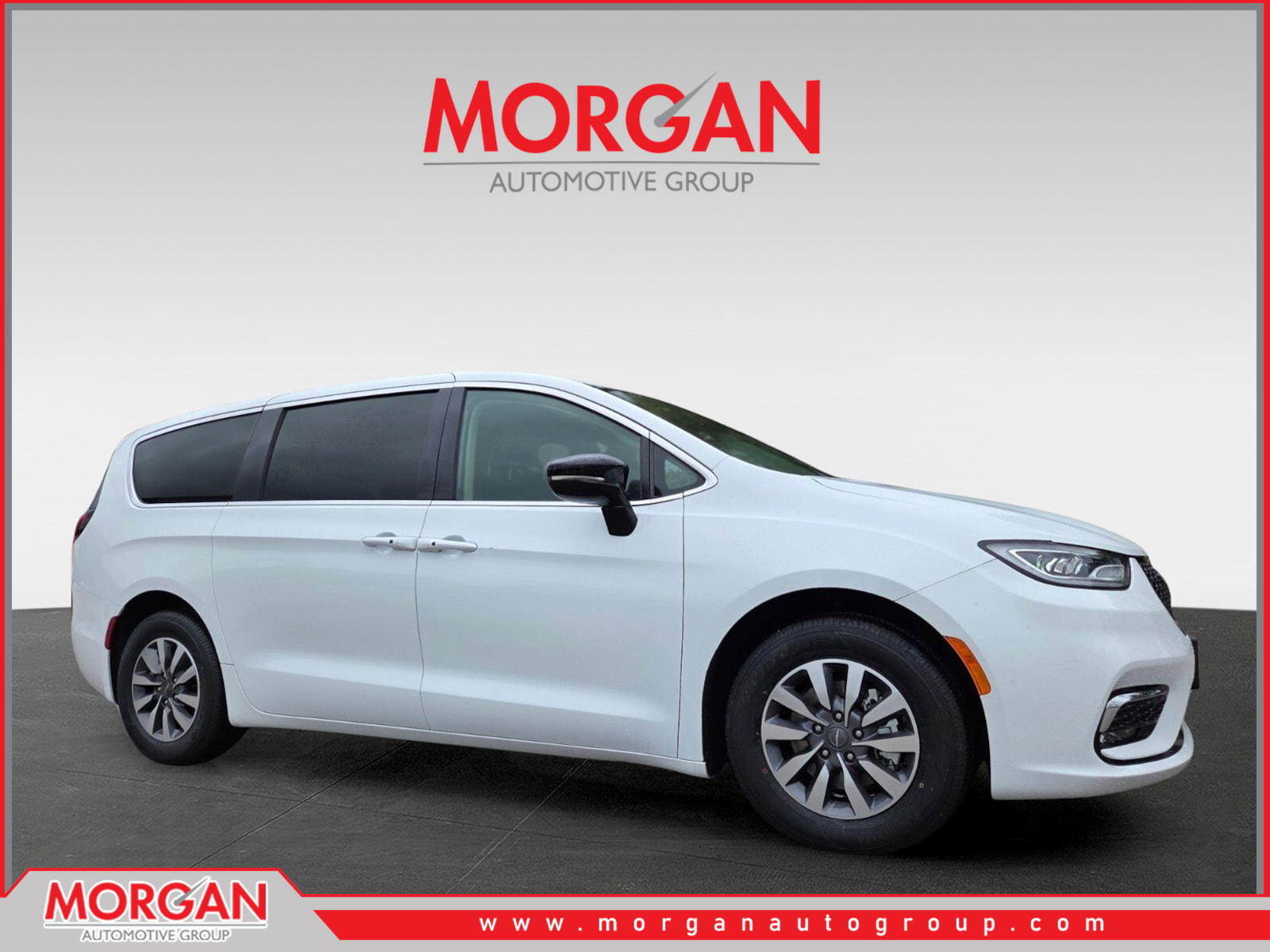 2024 Chrysler Pacifica Hybrid Select PHEV's photo