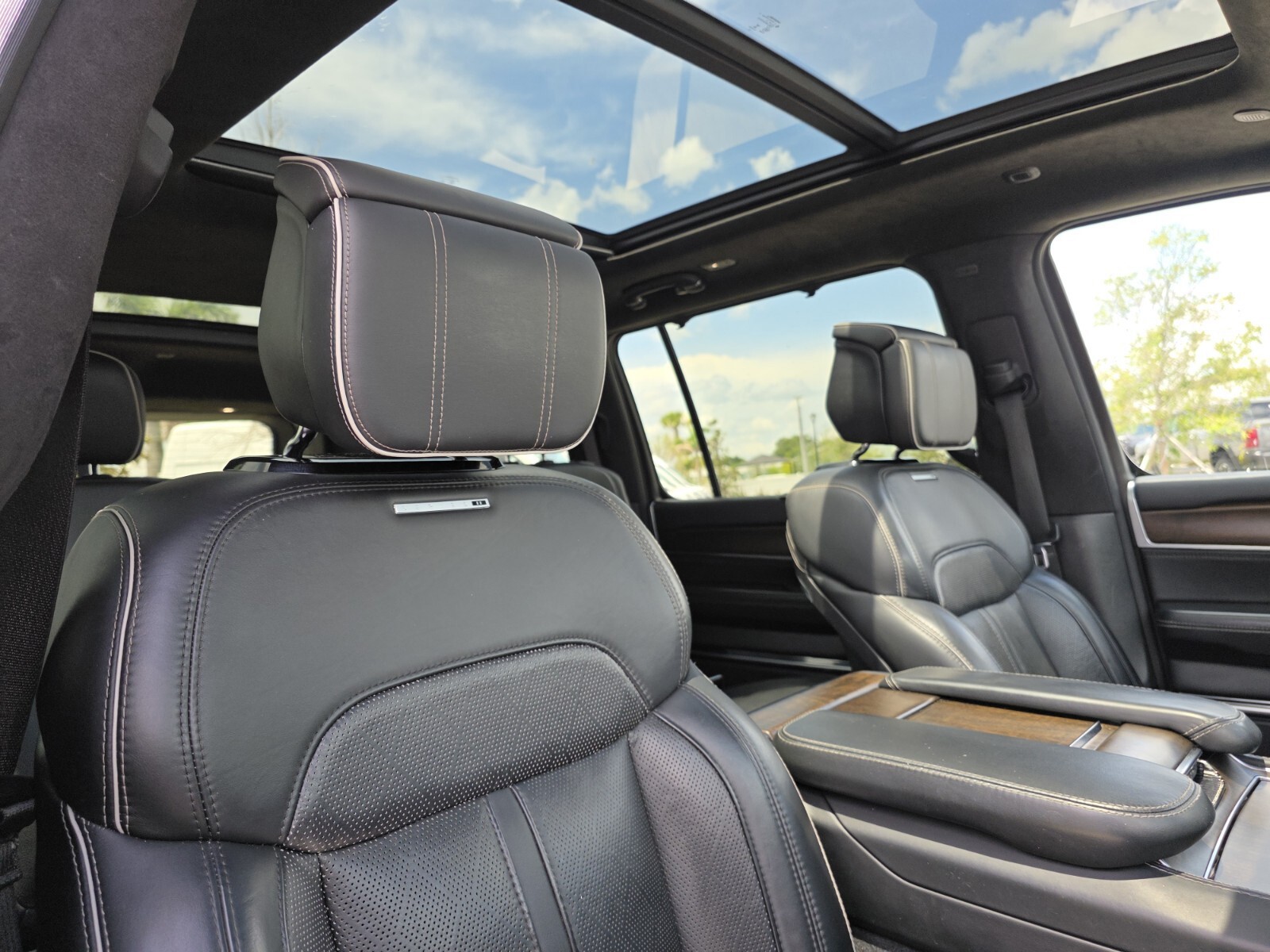 Used 2022 Black Jeep Series II image 16