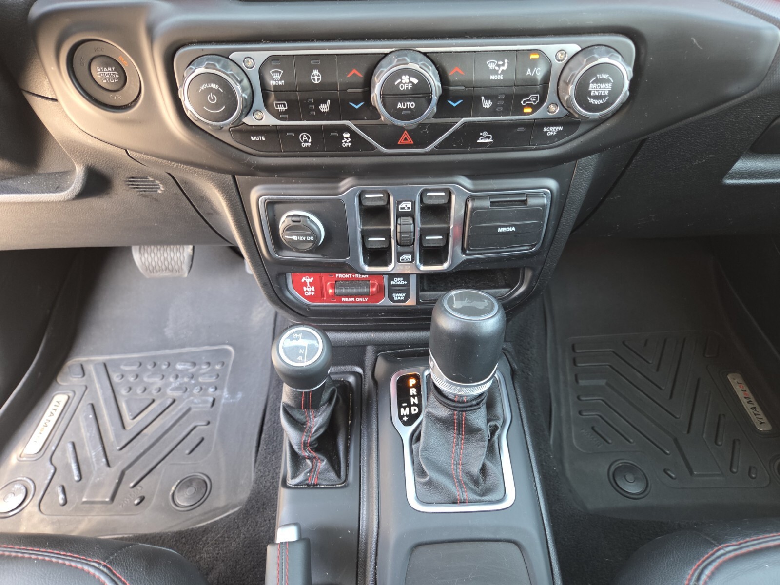 Certified Used 2021 Gray Jeep Unlimited Rubicon image 31