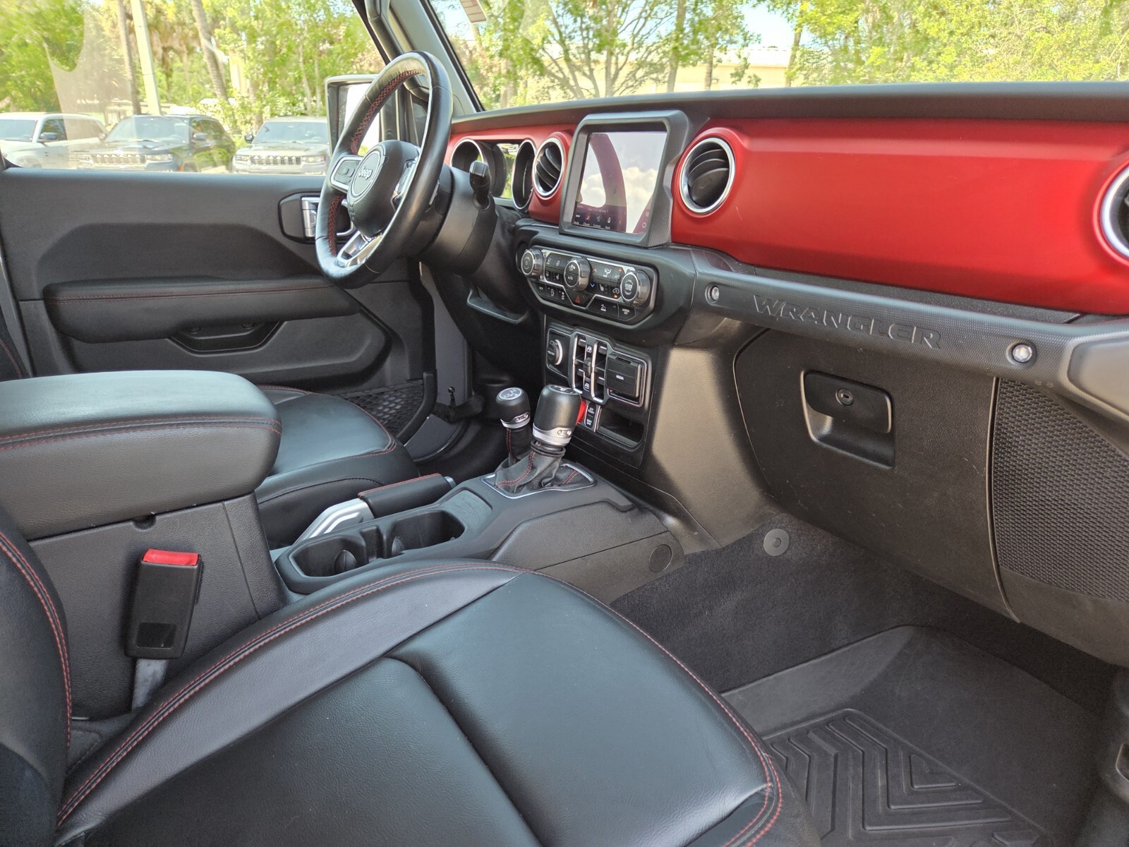 Certified Used 2021 Gray Jeep Unlimited Rubicon image 14