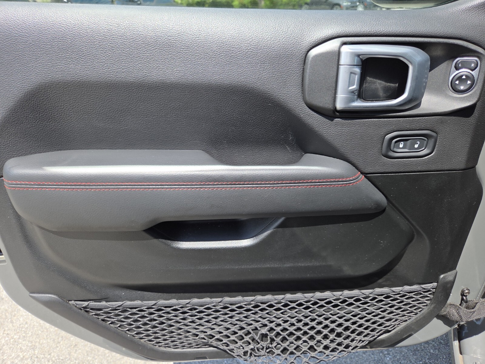 Certified Used 2021 Gray Jeep Unlimited Rubicon image 30
